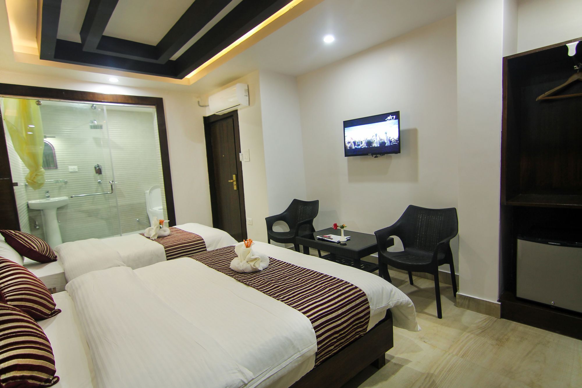 Hotel Lakeside โพคารา ภายนอก รูปภาพ