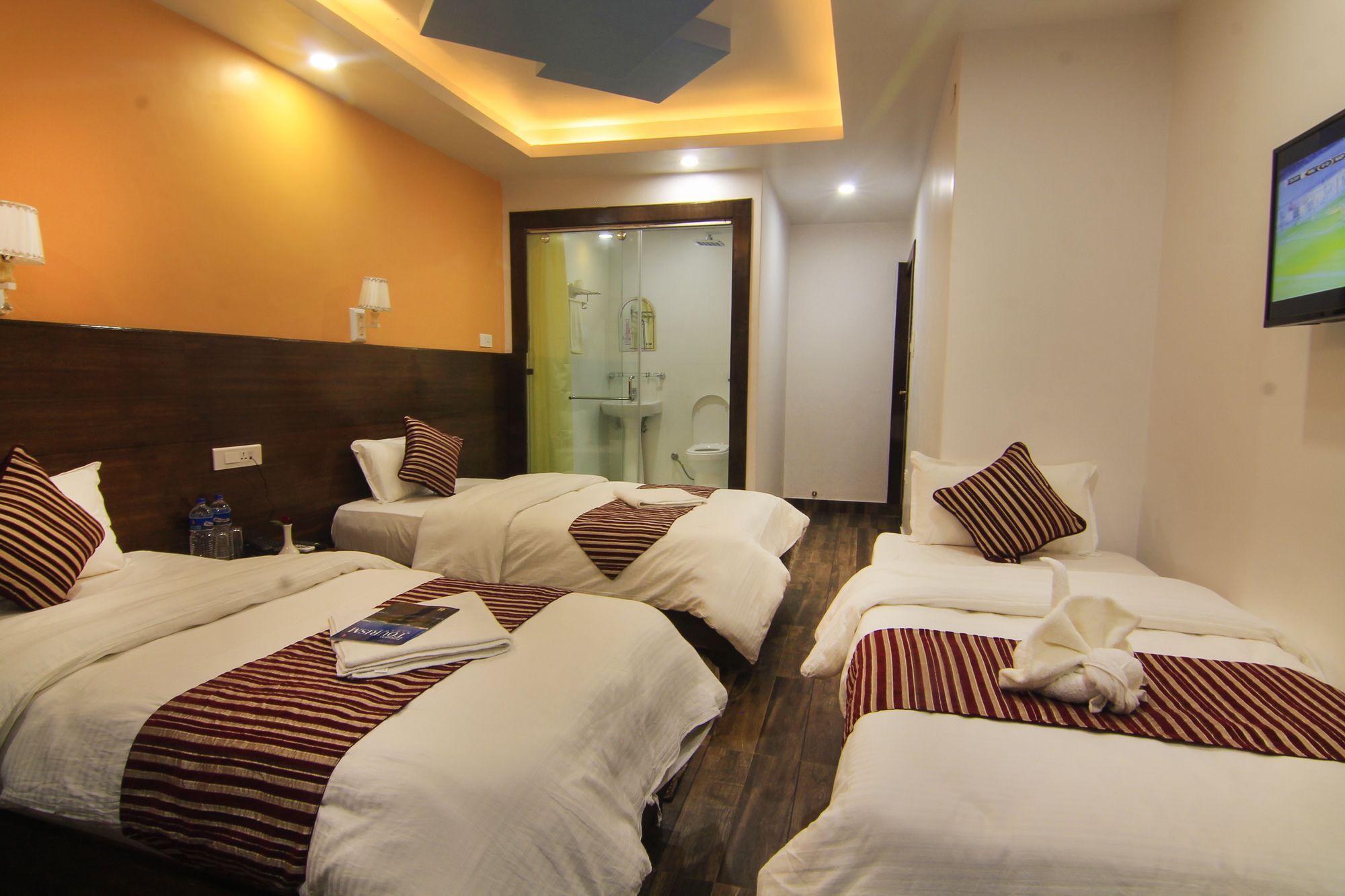 Hotel Lakeside โพคารา ภายนอก รูปภาพ